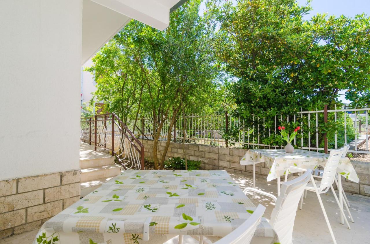 מליני Rooms & Apartments Barisic מראה חיצוני תמונה