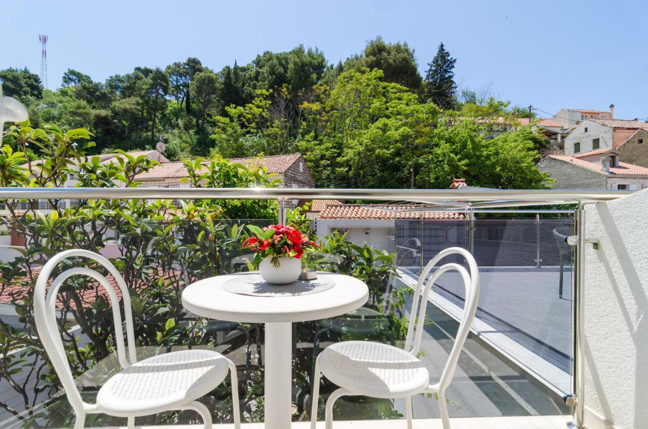 מליני Rooms & Apartments Barisic מראה חיצוני תמונה
