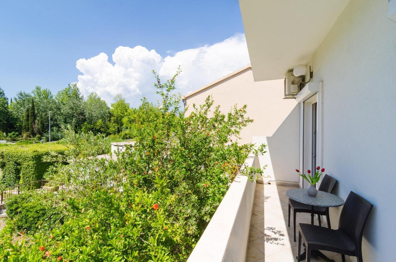מליני Rooms & Apartments Barisic מראה חיצוני תמונה