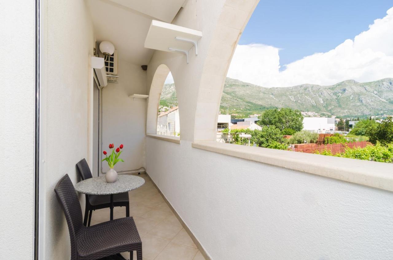 מליני Rooms & Apartments Barisic מראה חיצוני תמונה