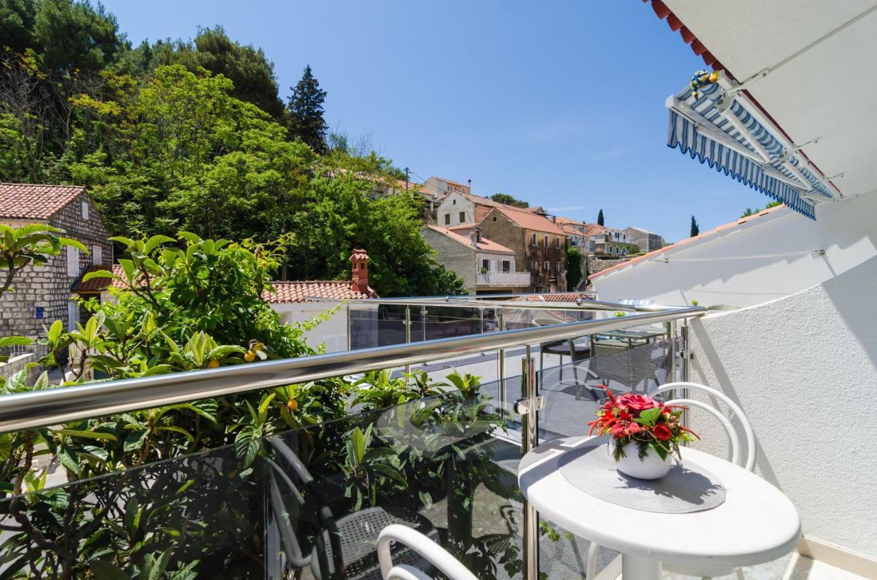 מליני Rooms & Apartments Barisic מראה חיצוני תמונה