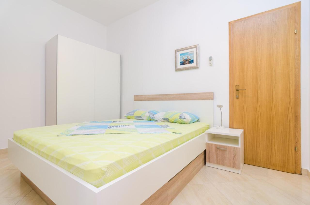 מליני Rooms & Apartments Barisic מראה חיצוני תמונה
