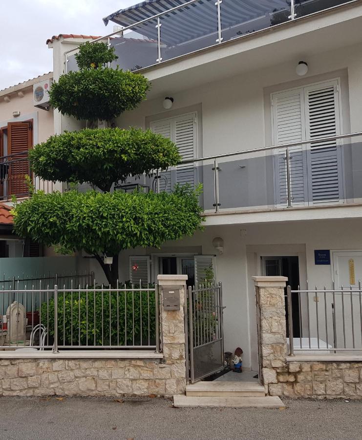 מליני Rooms & Apartments Barisic מראה חיצוני תמונה