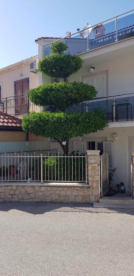 מליני Rooms & Apartments Barisic מראה חיצוני תמונה