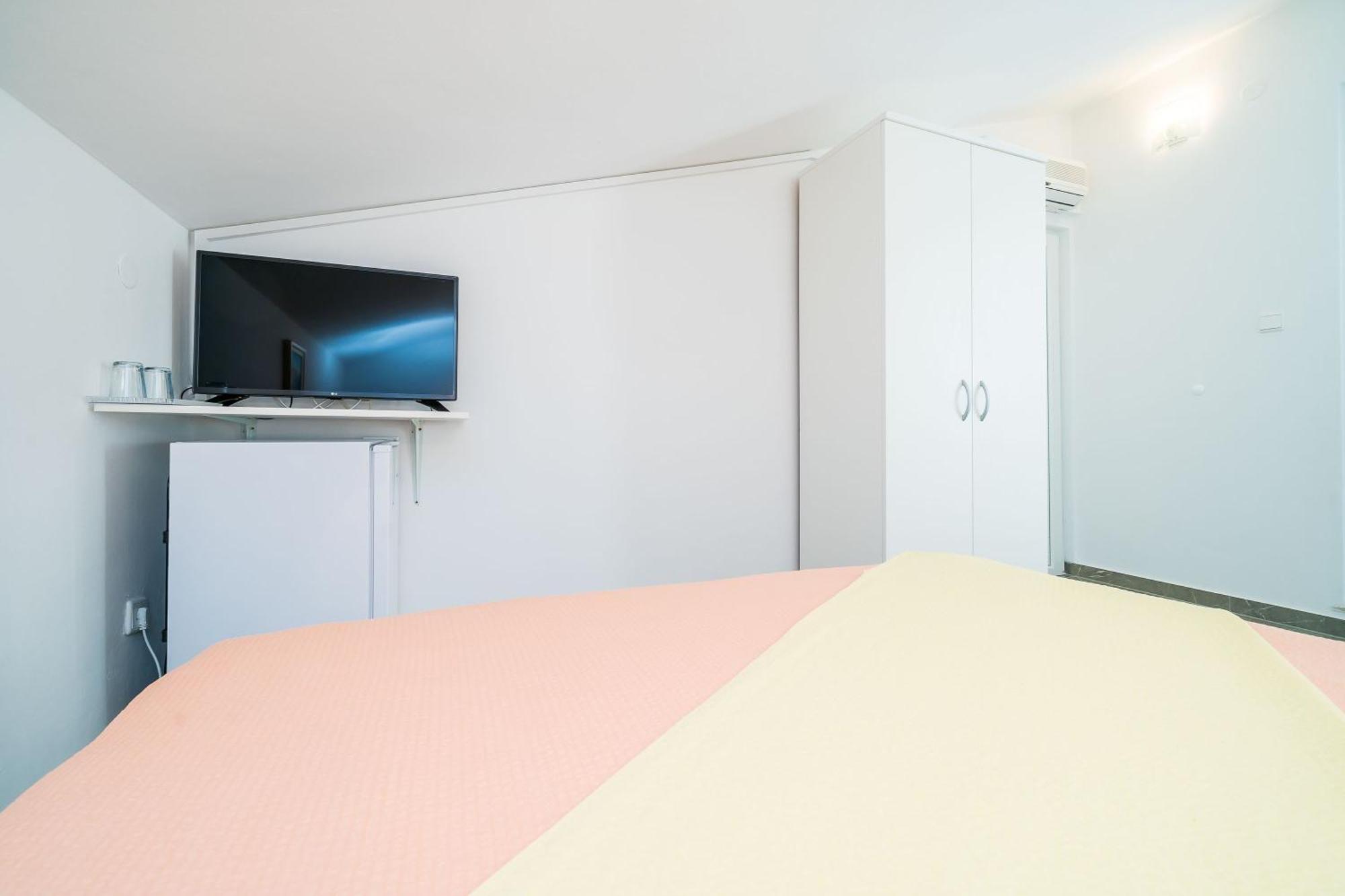 מליני Rooms & Apartments Barisic חדר תמונה