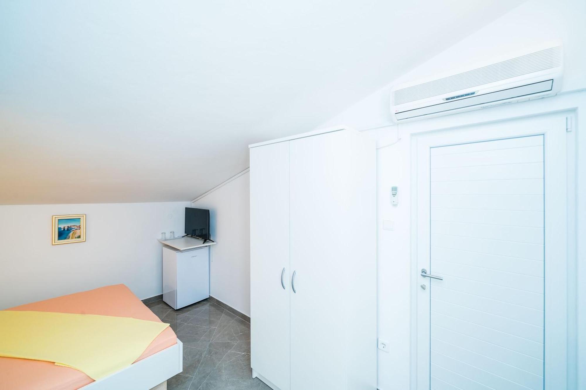 מליני Rooms & Apartments Barisic חדר תמונה