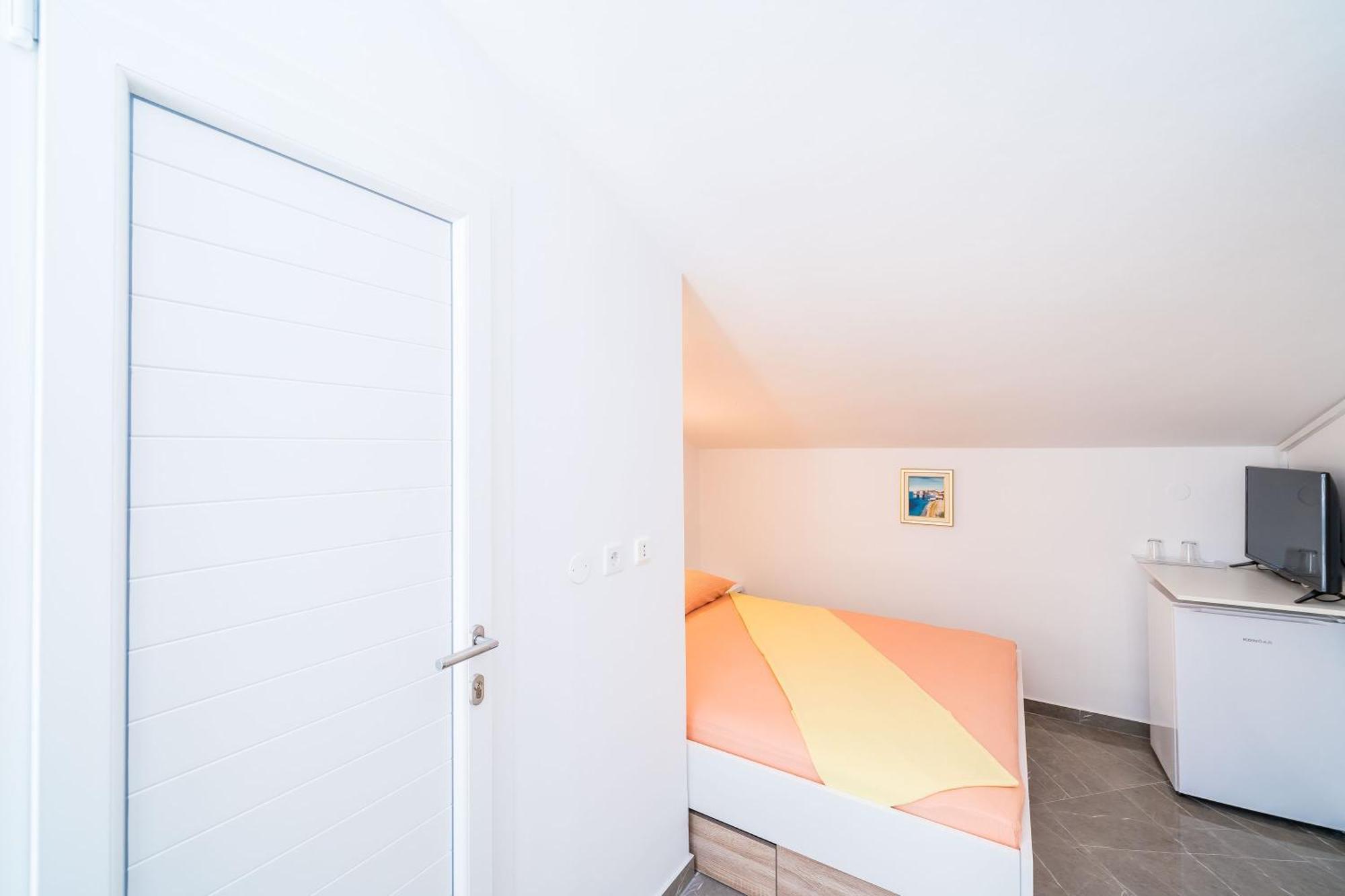 מליני Rooms & Apartments Barisic חדר תמונה